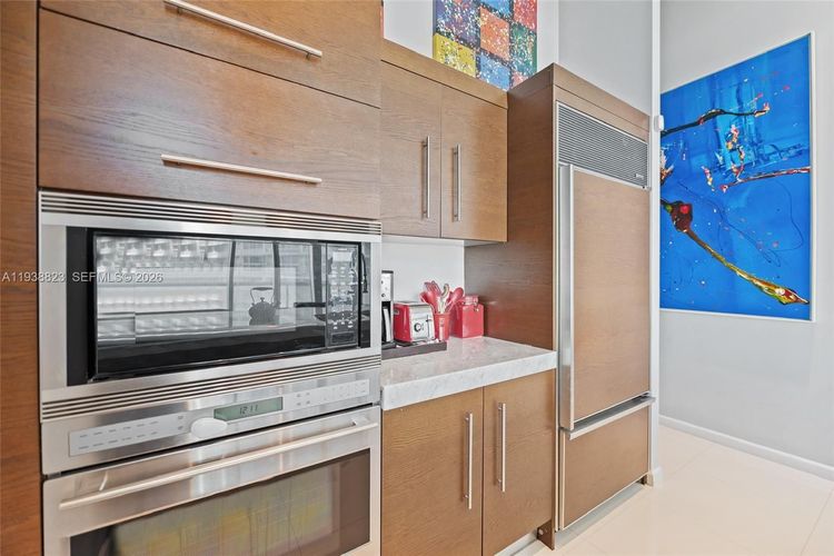 Icon Brickell II #2204 image #8