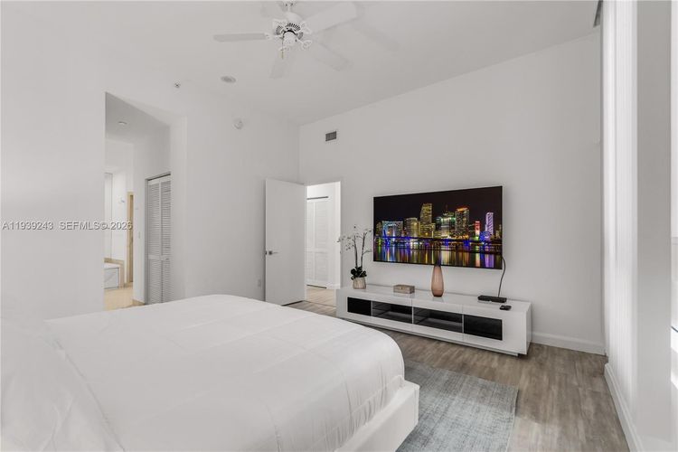 Ocean Club - Club Tower Two #106 image #9