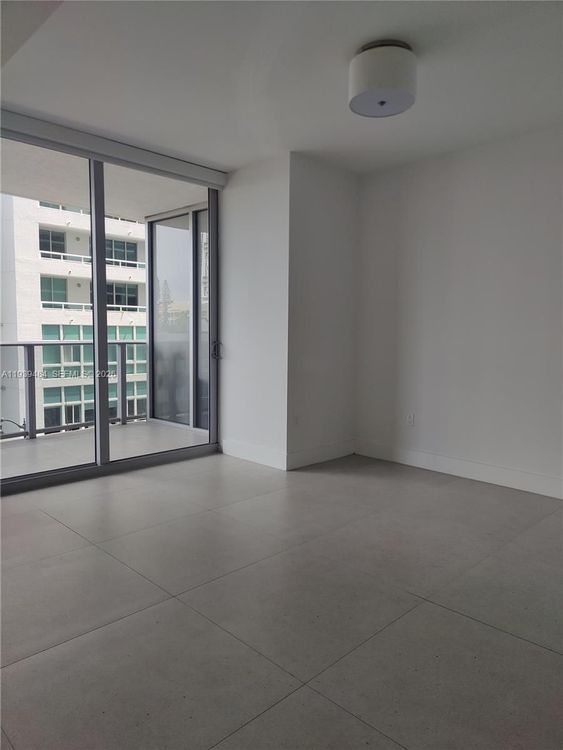 Aria on the Bay #403 image #6