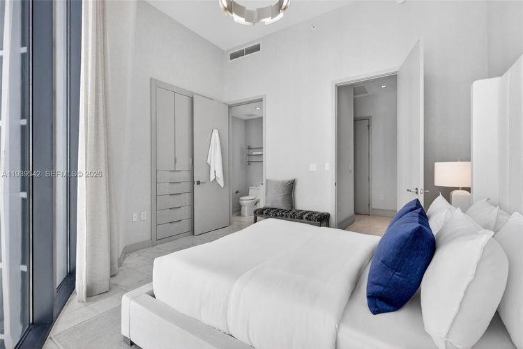 Two Park Grove #19B image #31