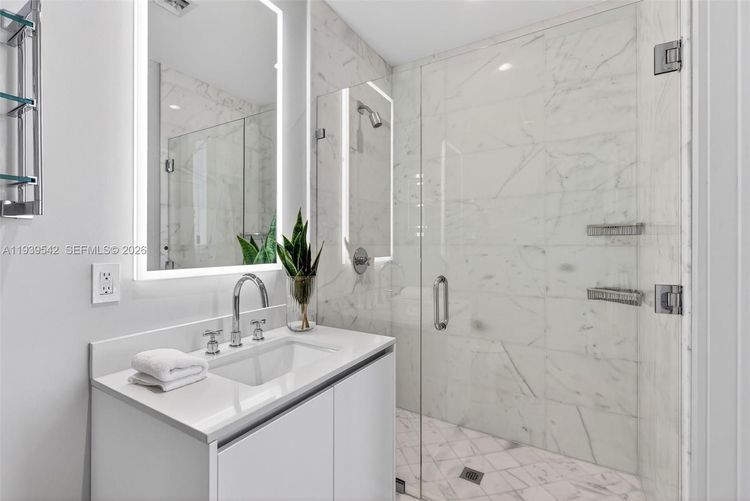 Two Park Grove #19B image #32