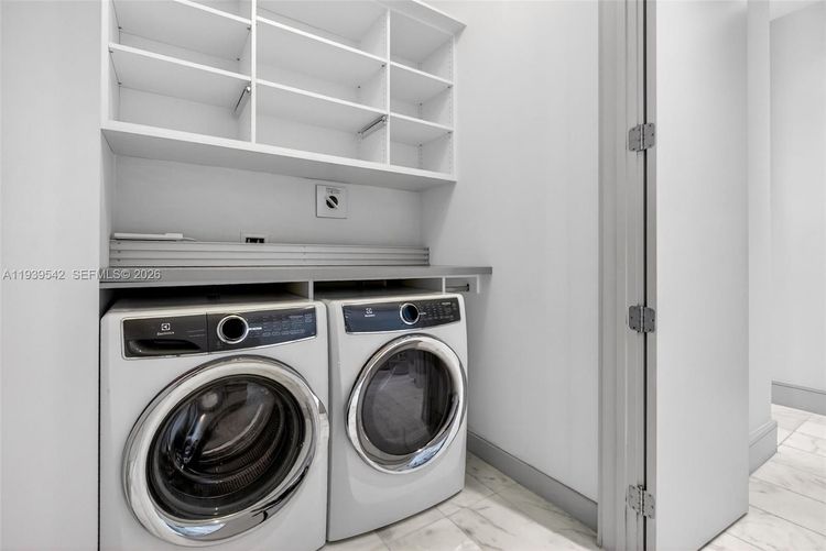 Two Park Grove #19B image #35