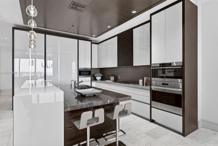 Two Park Grove #19B image #9