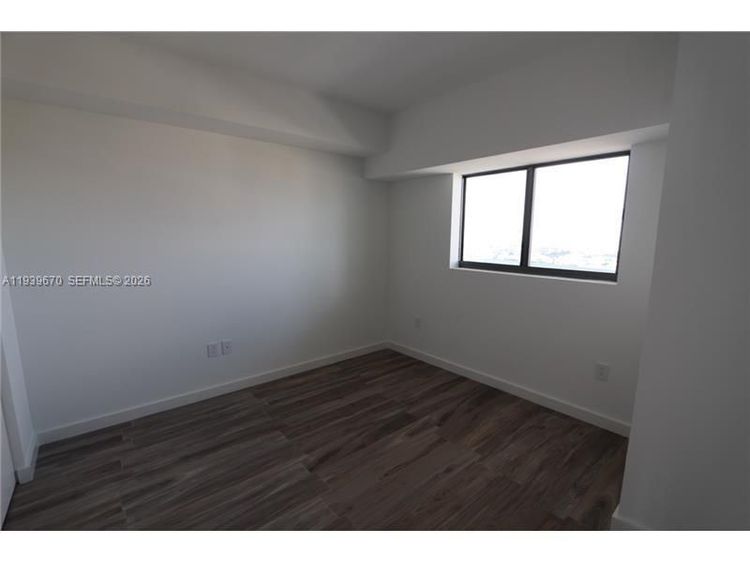 Icon Bay #2505 image #9