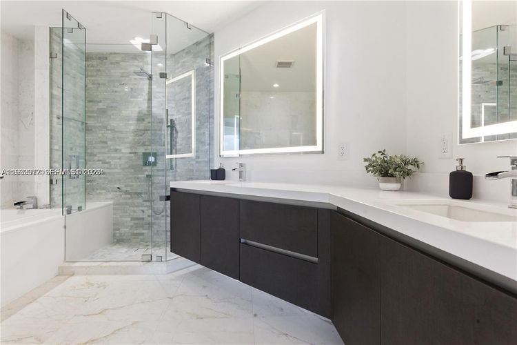 Paramount Miami Worldcenter #4106 image #14