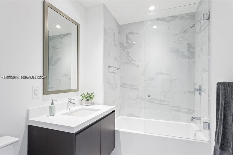 Paramount Miami Worldcenter #4106 image #15