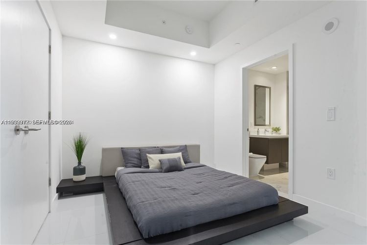 Paramount Miami Worldcenter #4106 image #6