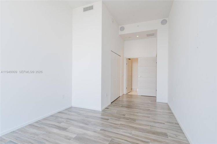 SLS Lux Brickell #5701 image #15