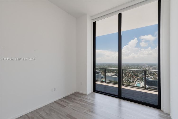 SLS Lux Brickell #5701 image #17
