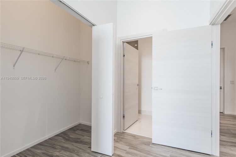 SLS Lux Brickell #5701 image #18