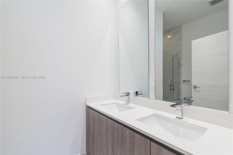 SLS Lux Brickell #5701 image #19