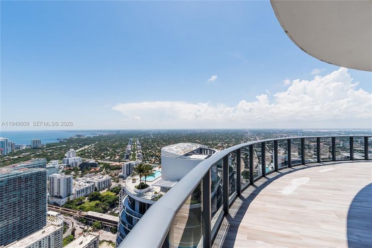 SLS Lux Brickell #5701 image #9