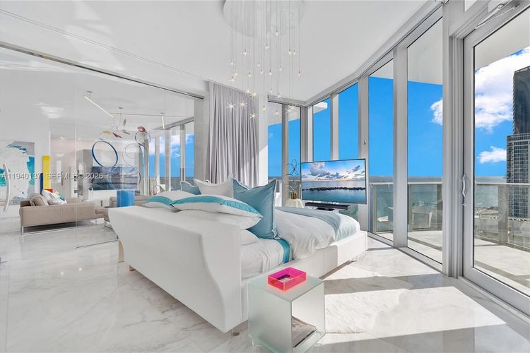 Chateau Beach Residences #2502 image #10