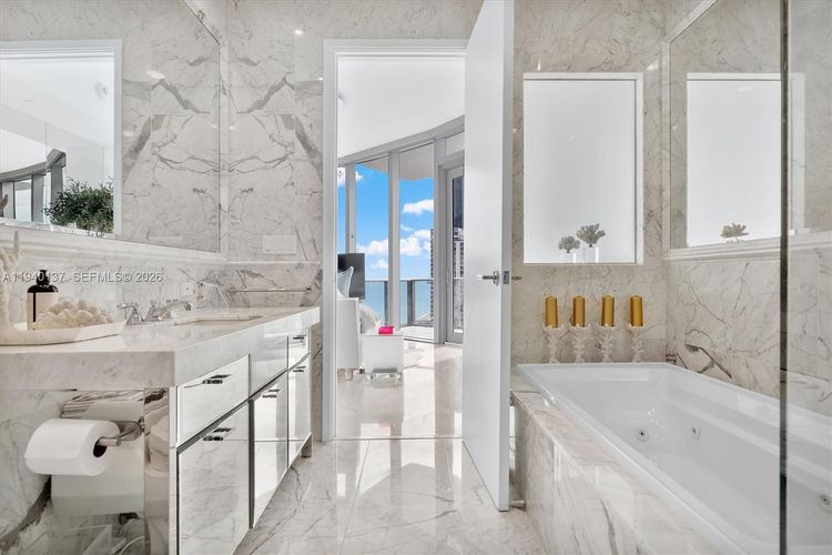Chateau Beach Residences #2502 image #14