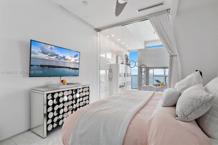 Chateau Beach Residences #2502 image #16