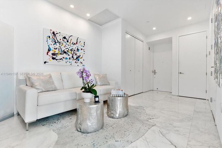 Chateau Beach Residences #2502 image #25