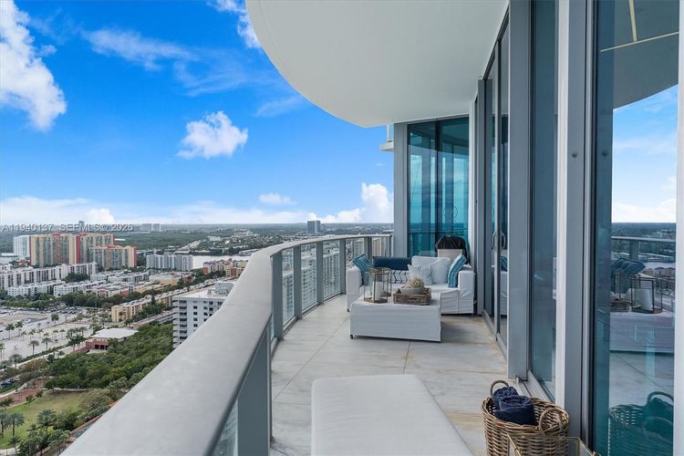 Chateau Beach Residences #2502 image #29