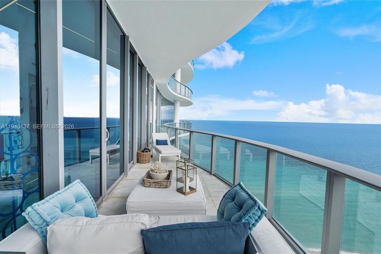 Chateau Beach Residences #2502 image #30
