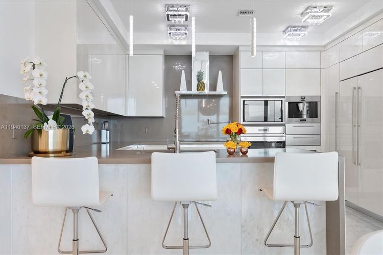 Chateau Beach Residences #2502 image #8