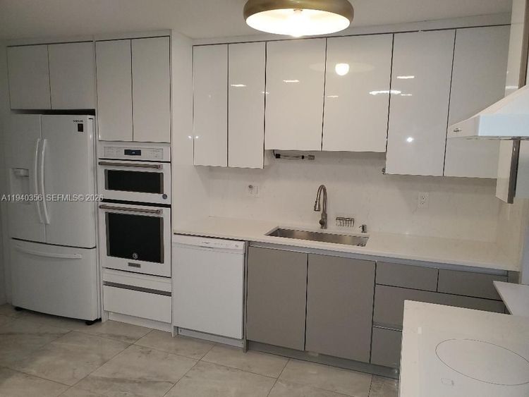 Winston Towers #514 image #7