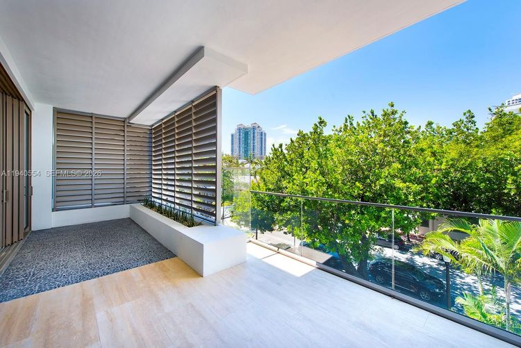 Louver House #302 image #19