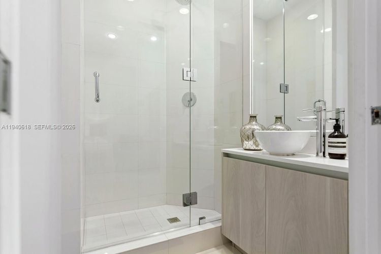 Gran Paraiso #2307 image #9