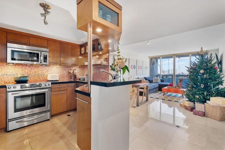 Sunset Harbour South #1710 image #13