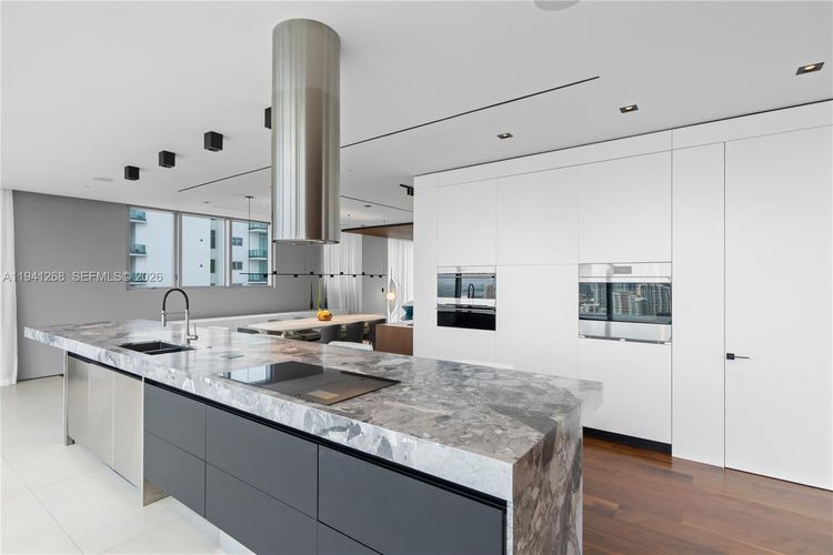 Brickell House #4401 image #26