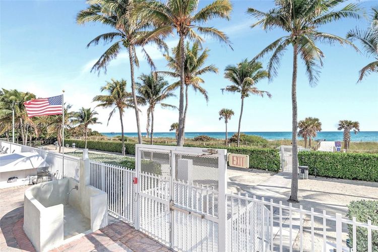 Carriage Club North #1224 image #39