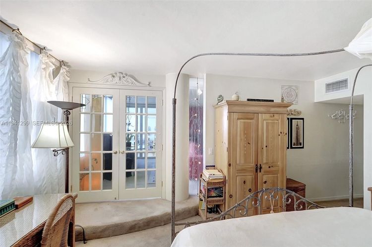 Carriage Club North #1224 image #8