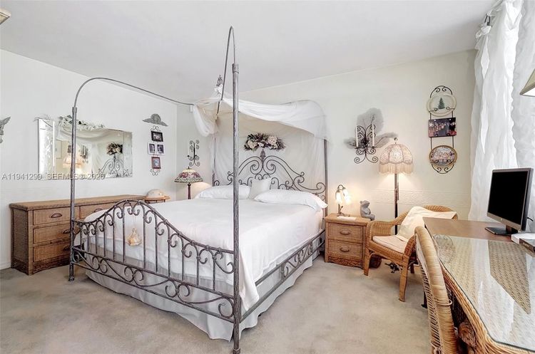 Carriage Club North #1224 image #9