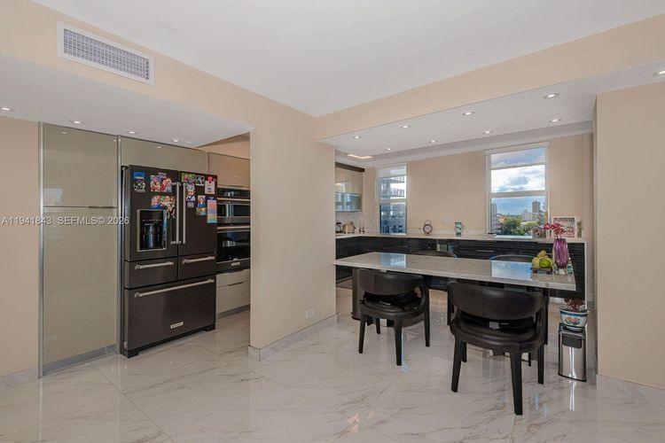 Winston Towers #619 image #13