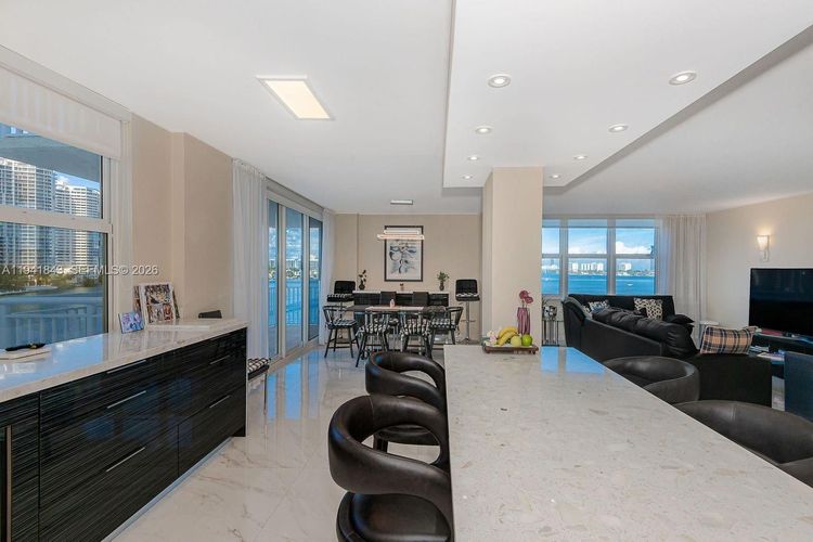 Winston Towers #619 image #14