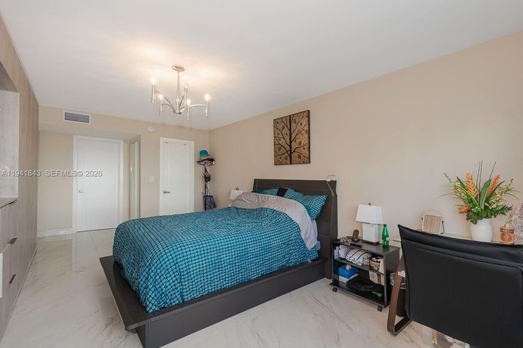 Winston Towers #619 image #15