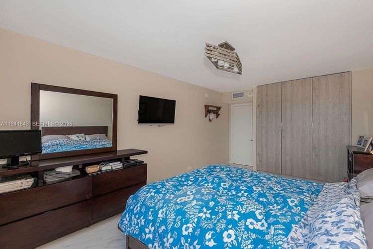 Winston Towers #619 image #17