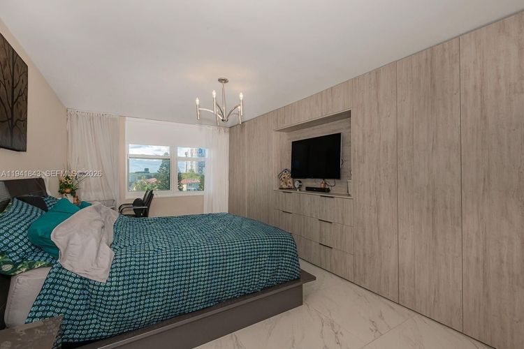 Winston Towers #619 image #18