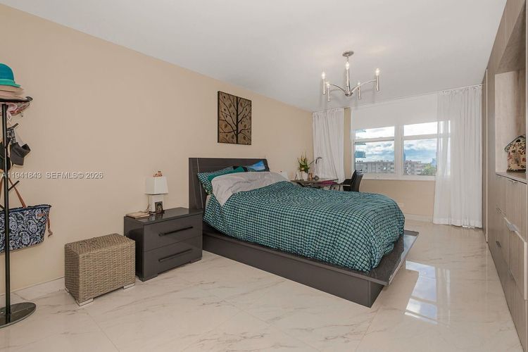 Winston Towers #619 image #19