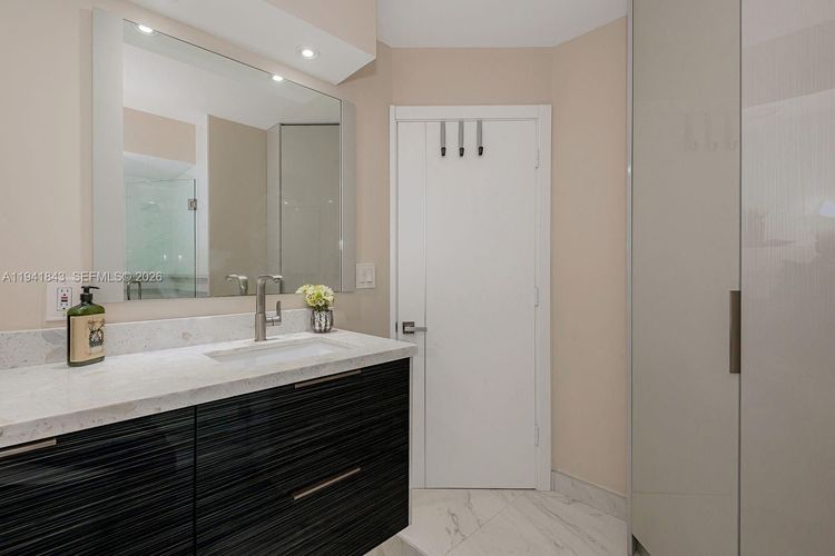 Winston Towers #619 image #22