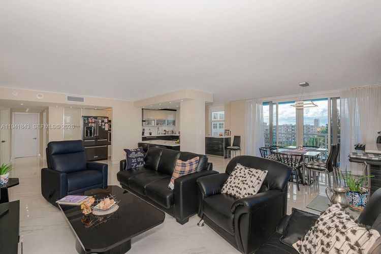 Winston Towers #619 image #9