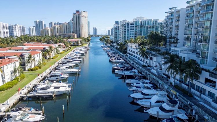 Uptown Marina Lofts #711 image #37