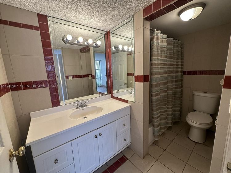 Plaza of the Americas #116 image #7