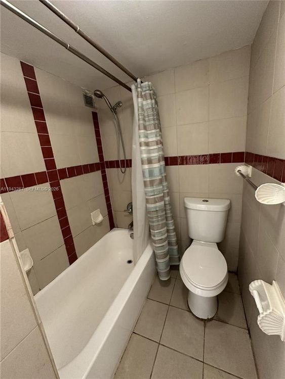 Plaza of the Americas #116 image #9