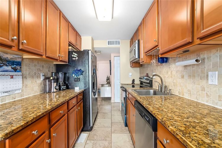 Winston Towers #1520 image #16