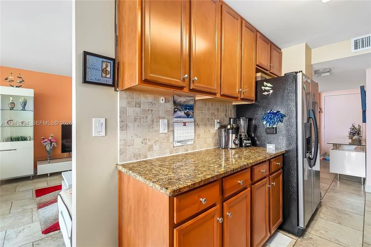 Winston Towers #1520 image #18