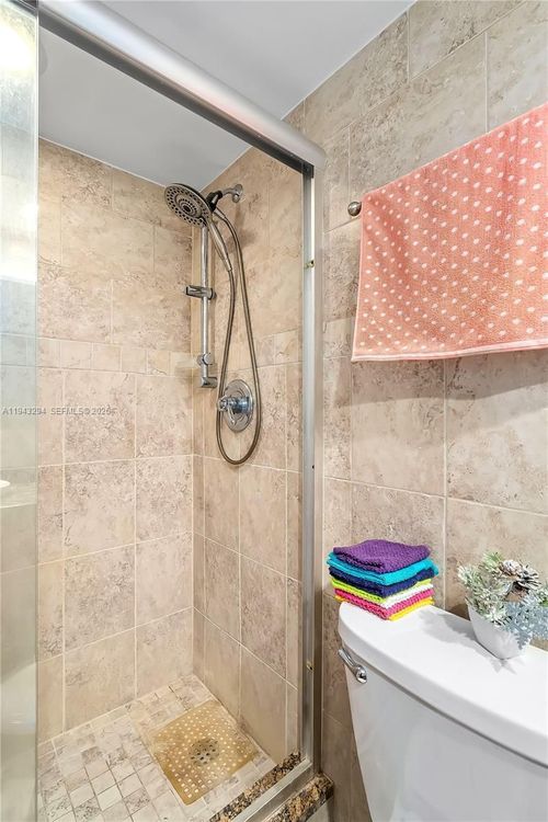 Winston Towers #1520 image #25