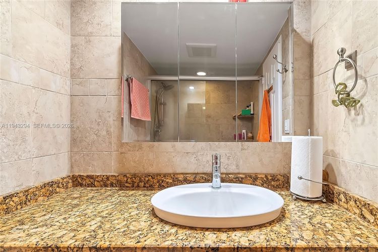 Winston Towers #1520 image #26