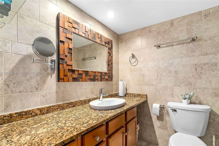 Winston Towers #1520 image #27