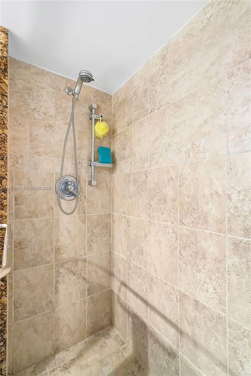 Winston Towers #1520 image #30