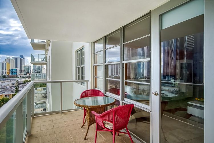 Winston Towers #1520 image #31