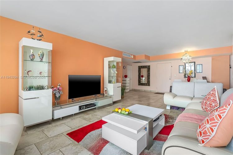 Winston Towers #1520 image #6